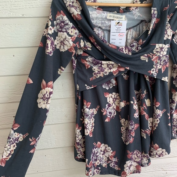 NWT floral top - Picture 4 of 6